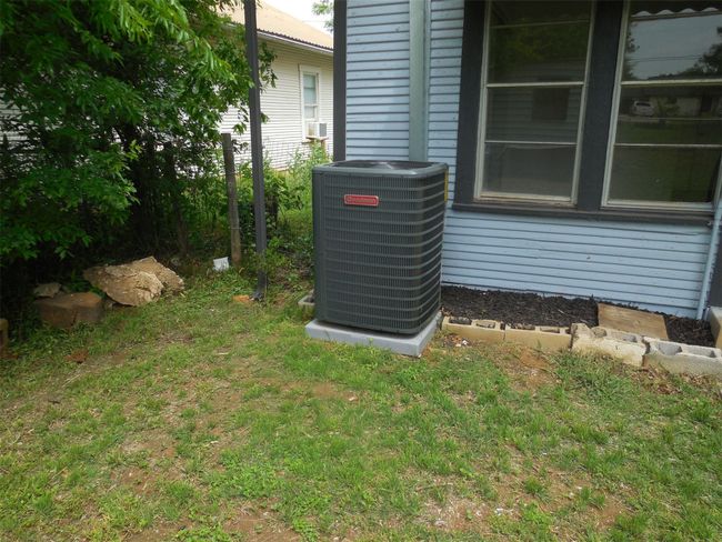 1202 W Main St, House other with 2 bedrooms, 1 bathrooms and null parking in Eastland TX | Image 22