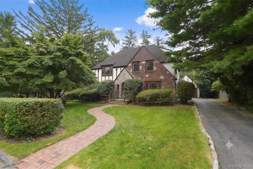 8 Ritchey Pl, White Plains, NY, 10605-3321 | Card Image