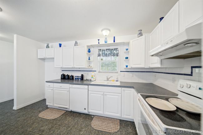 857 Bayshore Dr, House other with 3 bedrooms, 2 bathrooms and null parking in Sand Springs OK | Image 13