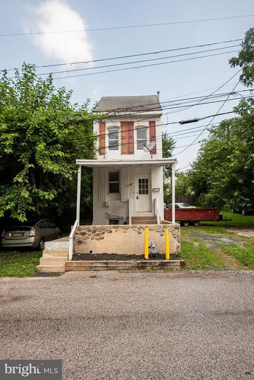 1049 E Mason Ave, YORK, PA, 17403-1809 | Card Image
