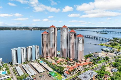 e2105-2090 W 1st St, FORT MYERS, FL, 33901-3103 | Card Image