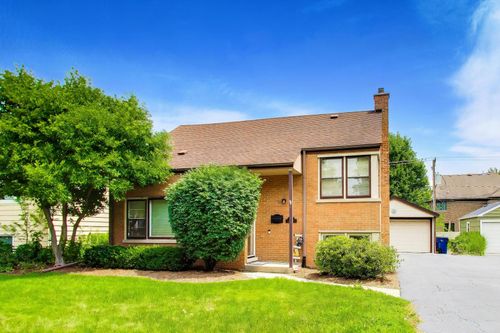 679 S Spring Rd, Elmhurst, IL, 60126-4252 | Card Image