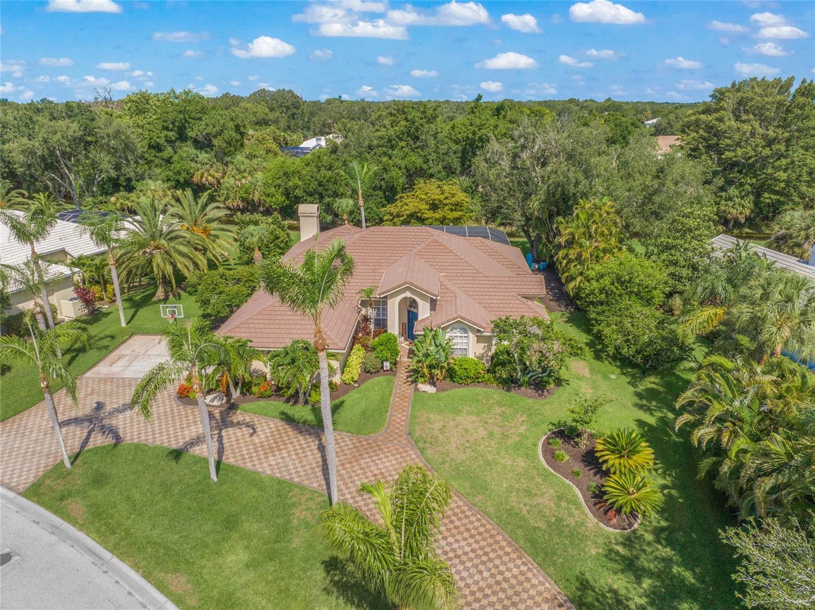 Woodbriar Dr, Sarasota, FL 34238