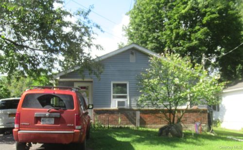 41 Clinton St, Middletown, NY, 10940-6323 | Card Image