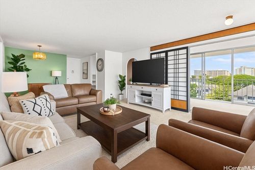 5-makai-1325 Wilder Ave, Honolulu, HI, 96822-4292 | Card Image