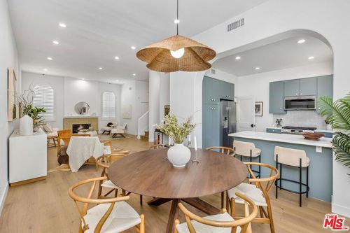 unit-2-14234 Dickens St, Sherman Oaks, CA, 91423-5833 | Card Image