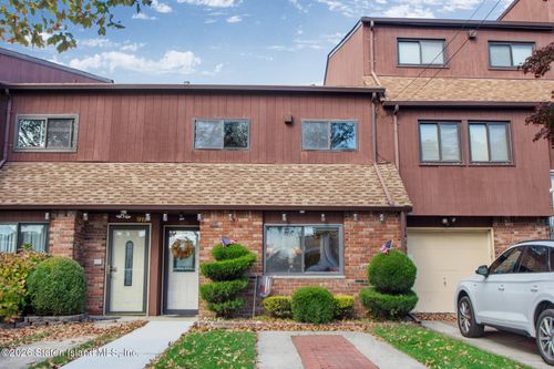 909 W Fingerboard Road, Staten Island, NY, 10304 | Card Image