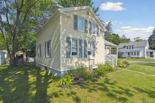 229 Johnson St, Almont, MI, 48003-1037 | Card Image