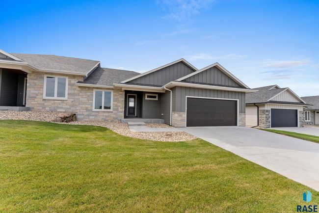 513 N Wildcat Dr, Townhouse with 3 bedrooms, 3 bathrooms and null parking in Sioux Falls SD | Image 5