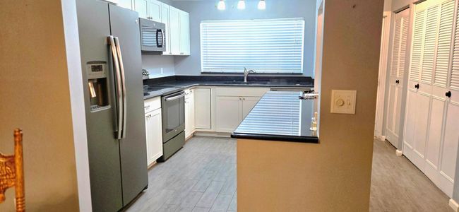 APT-102 - 2006 S Federal Hwy, Condo with 2 bedrooms, 2 bathrooms and null parking in Boynton Beach FL | Image 4