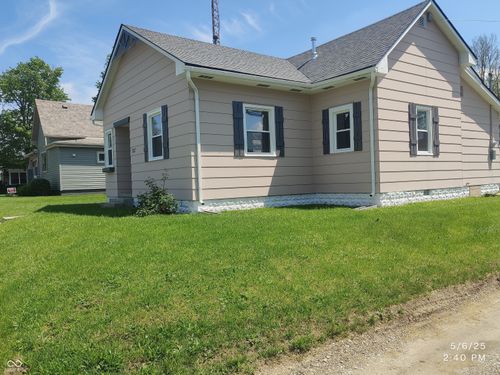 1527 N C St, Elwood, IN, 46036-1513 | Card Image