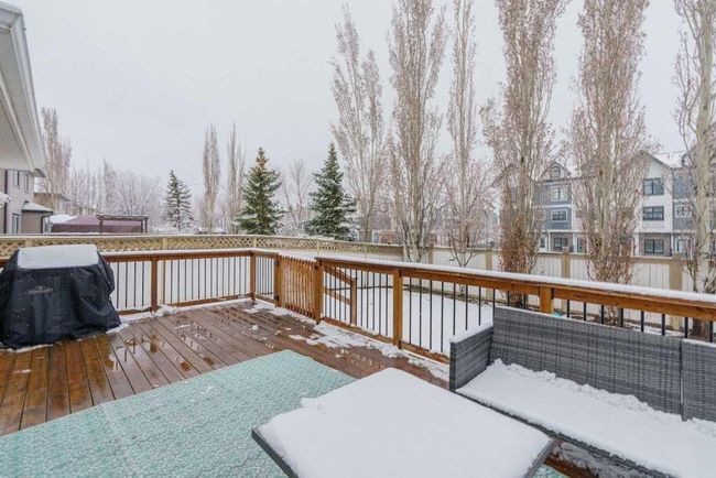 145 Douglas Glen Manor Se, Home with 3 bedrooms, 3 bathrooms and 4 parking in Calgary AB | Image 39