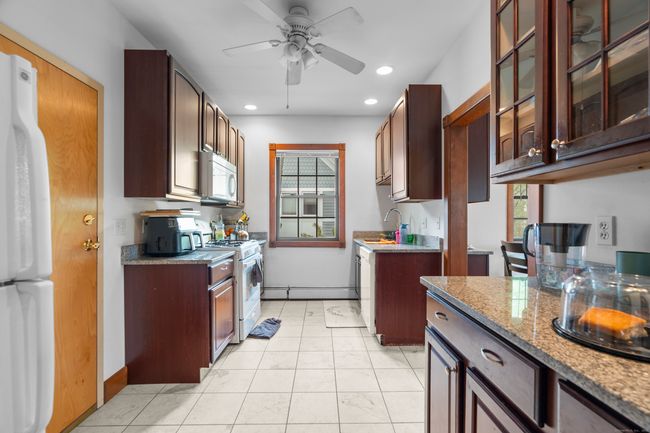 623 Whitney Ave, Home with 21 bedrooms, 13 bathrooms and 12 parking in New Haven CT | Image 24