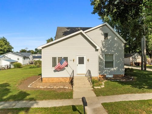 204 S Buchanan St, Heyworth, IL, 61745-8946 | Card Image