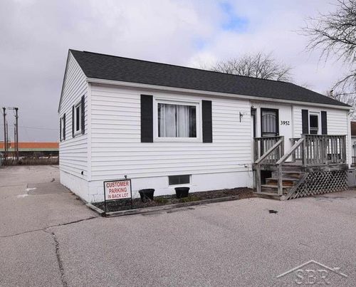3952 Bangor Rd, Bay City, MI, 48706-2217 | Card Image