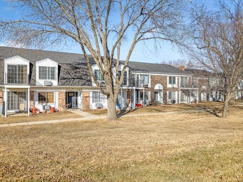 4-706 Kiwanis Dr, Freeport, IL, 61032-4545 | Card Image