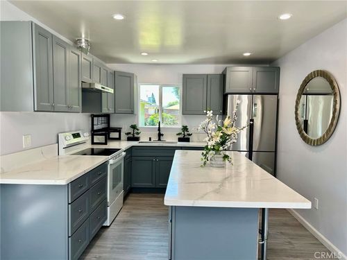 adu-1301 W Laster Ave, Anaheim, CA, 92802-2840 | Card Image