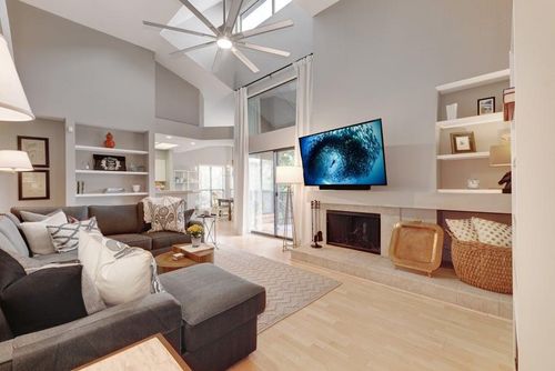 1-201-4711 Spicewood Springs Rd, Austin, TX, 78759-8597 | Card Image