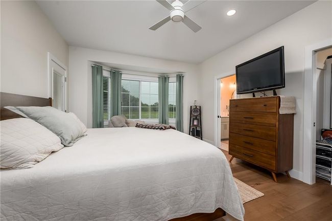 938 Mount Calvary Rd, House other with 5 bedrooms, 3 bathrooms and null parking in Lansing KS | Image 12