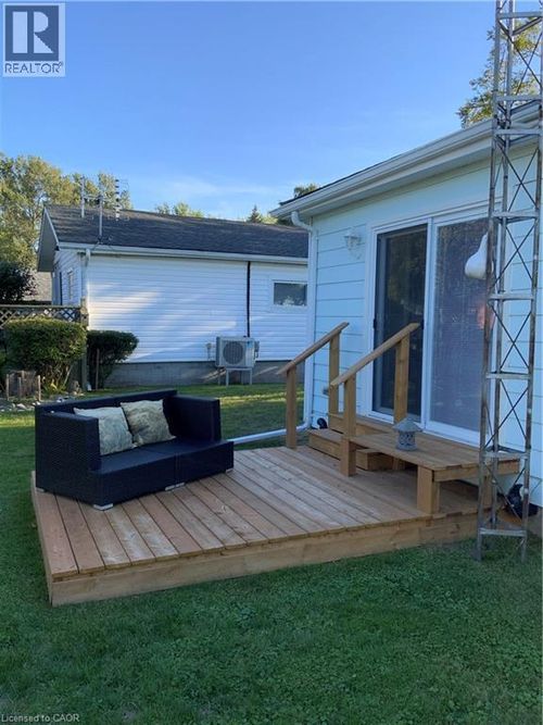 25 First Ave, Port Rowan, ON, N0E1M0 | Card Image