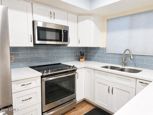236-5104 N 32nd St, Phoenix, AZ, 85018-1473 | Card Image