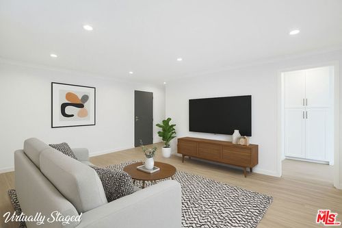 214-960 Larrabee St, West Hollywood, CA, 90069-4503 | Card Image