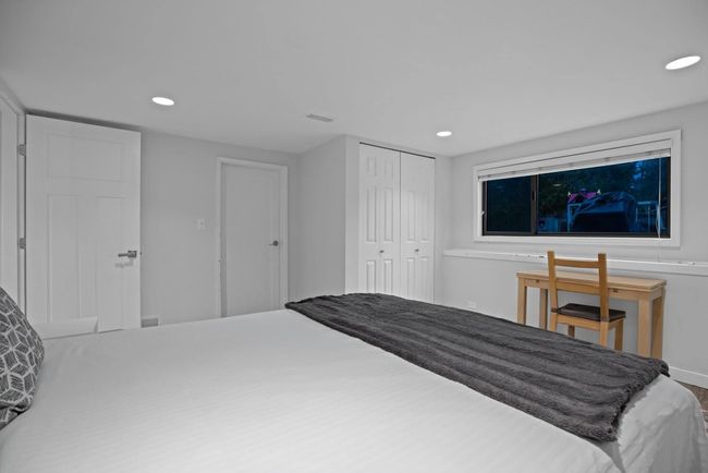 722 E 17th St, House other with 3 bedrooms, 2 bathrooms and 1 parking in North Vancouver BC | Image 16