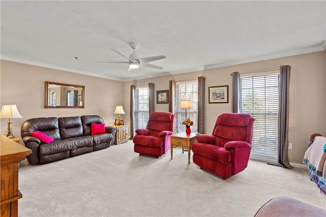 1123 Linden Vue Dr, Townhouse with 3 bedrooms, 3 bathrooms and 2 parking in Canonsburg PA | Image 5