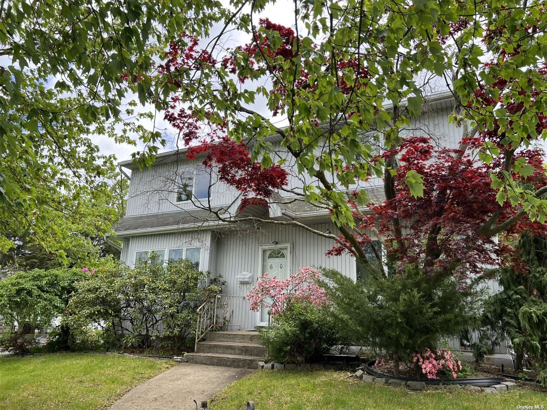 Sherwood Rd, Levittown, NY 11756