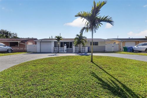 2625 Utopia Dr, Miramar, FL, 33023-4527 | Card Image