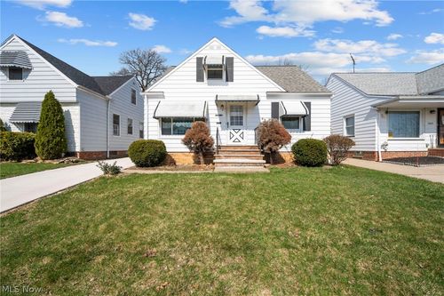 13019 Darlington Ave, Garfield Heights, OH, 44125-3762 | Card Image