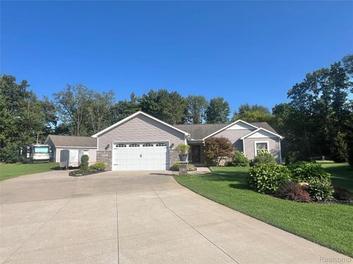 4565 Pommore, Milford, MI, 48380-1142 | Card Image