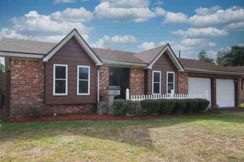 6219 Darlinghurst Dr, Houston, TX, 77085-3254 | Card Image