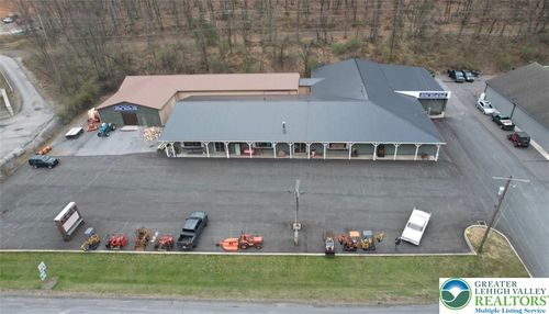 561 W Penn Pike, Tamaqua, PA, 18252-5655 | Card Image