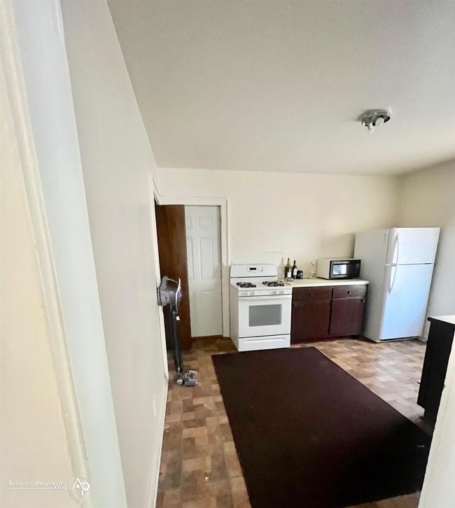 Upper Level | Image 13