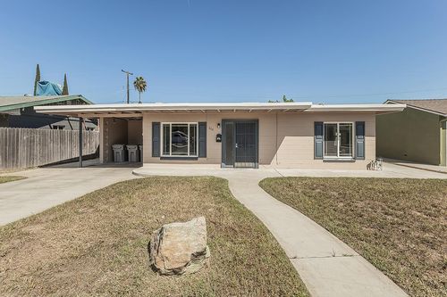208 W Hampton Way, Fresno, CA, 93705-1527 | Card Image