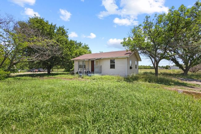 1210 E Fm 902, House other with 2 bedrooms, 2 bathrooms and null parking in Howe TX | Image 10