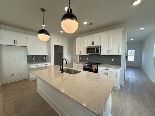 537 Canal Cir, Nashville, TN, 37214-3395 | Card Image