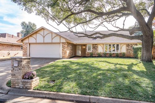 906 Purdue Dr, Arlington, TX, 76012-5341 | Card Image