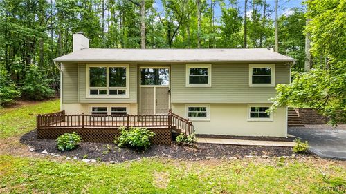 288 Golfers Cir, Appomattox, VA, 24522-5602 | Card Image