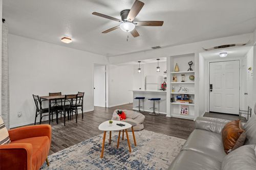 d-410-4500 E Oltorf St, Austin, TX, 78741-4622 | Card Image