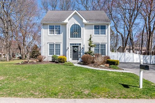 33 Twin Leaf Trl, Saunderstown, RI, 02874-2371 | Card Image