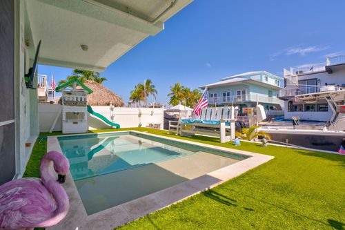 19 Avenue D, Key Largo, FL, 33037-2624 | Card Image