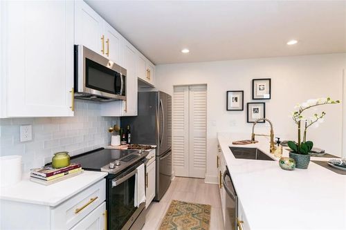 ph-2-740-1960 Spectrum Cir Se, Marietta, GA, 30067-1640 | Card Image