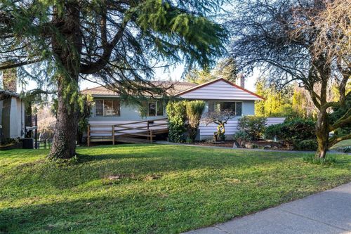 646 Ridgebank Cres, Saanich, BC, V6X1N6 | Card Image