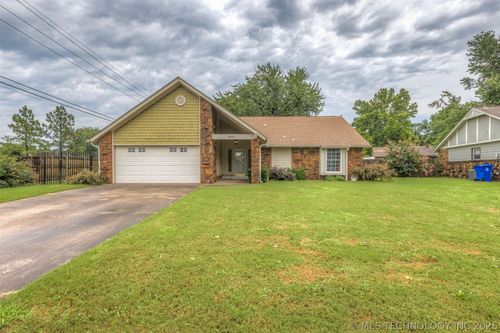 4801 S Birch Ave, Broken Arrow, OK, 74011-4802 | Card Image