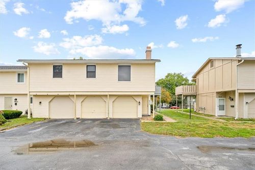 6010 E 127th St, Grandview, MO, 64030-1911 | Card Image
