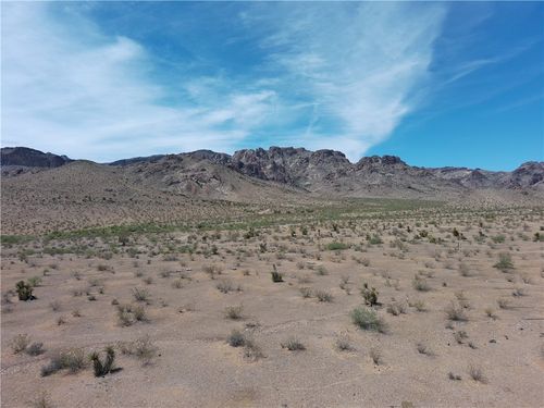 3853 S Naco Road, Golden Valley, AZ, 86413 | Card Image