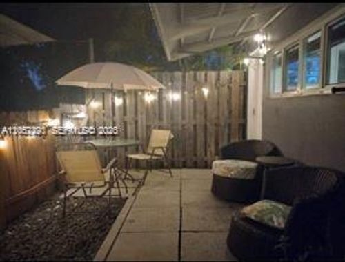 2-1337 Ne 3rd Ave, Fort Lauderdale, FL, 33304-1025 | Card Image