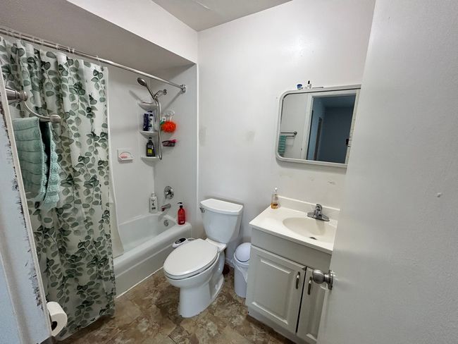 APT-201 - 822 E Old Willow Rd, Condo with 3 bedrooms, 2 bathrooms and 2 parking in Prospect Heights IL | Image 14